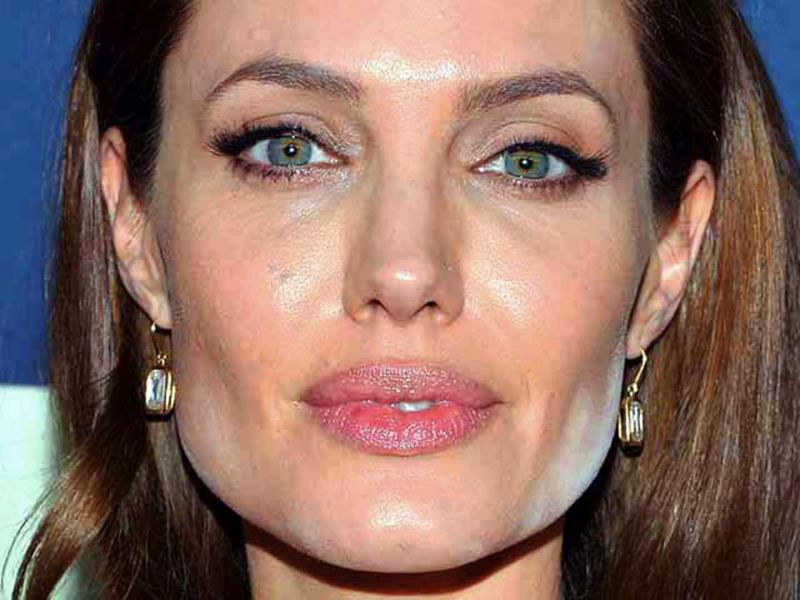 Angelina Jolie makeup fail