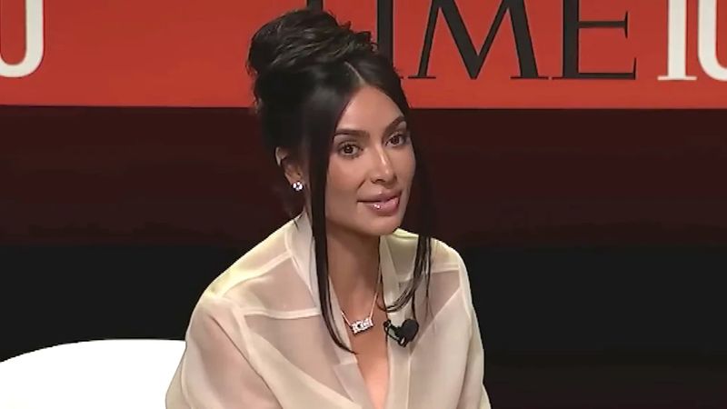Kim Kardashian leaving Tv