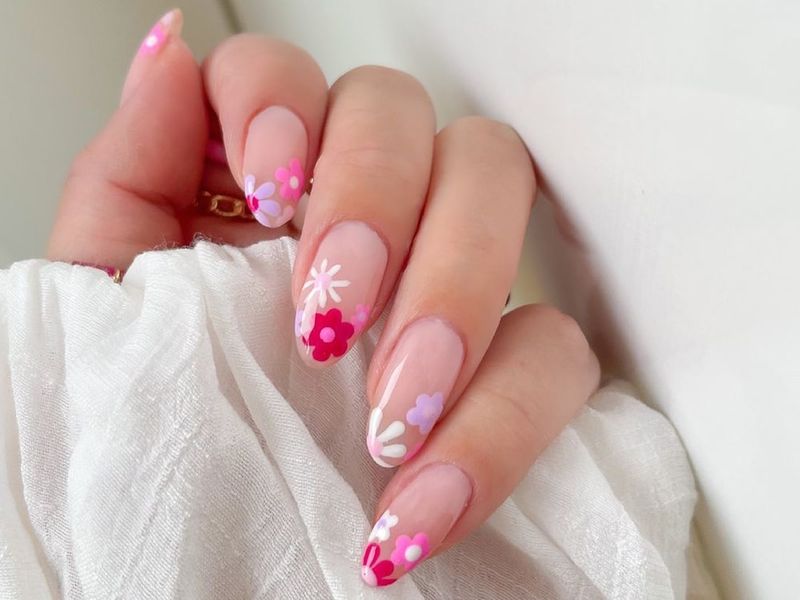 Blooming Flowers Nails 