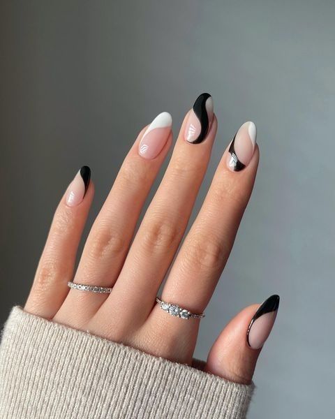 Black and White Nails 